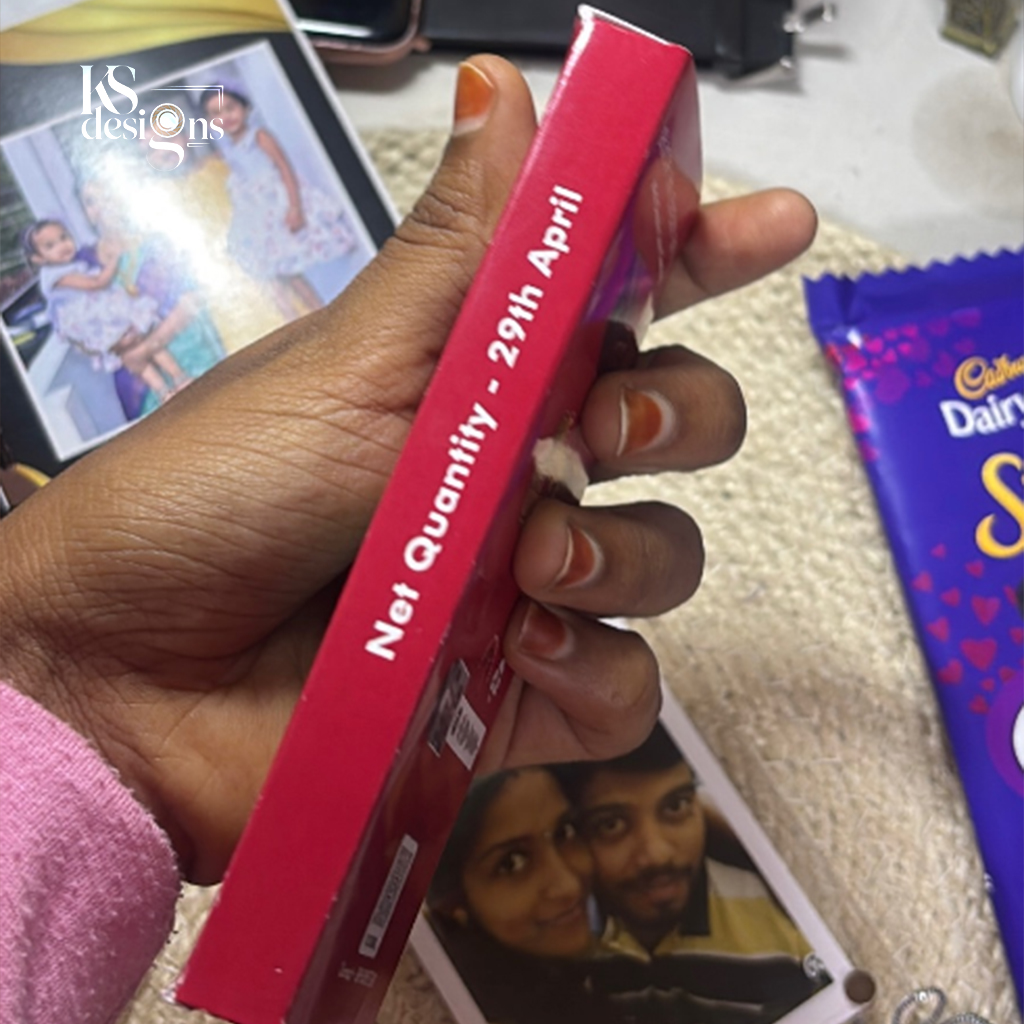 KitKat with Customized Box KitKat with Customized Box
