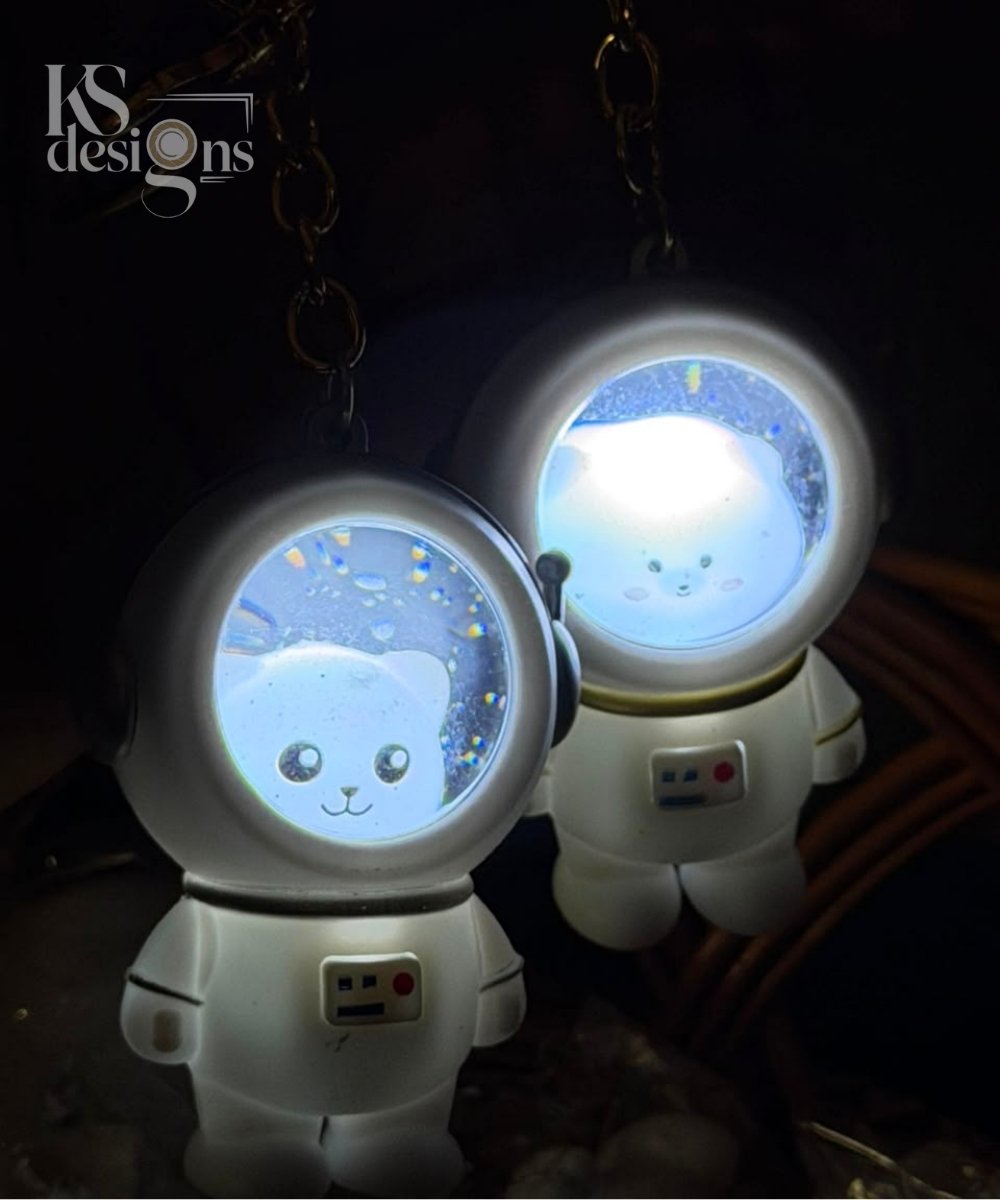 Astronaut Panda Keychain Astronaut Panda Keychain - Image 4
