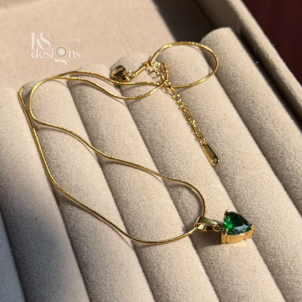 Emerald Heart Necklace Emerald Heart Necklace - Image 2