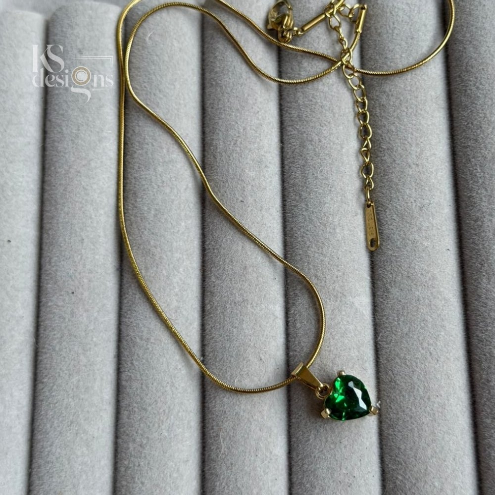 Emerald Heart Necklace Emerald Heart Necklace - Image 6