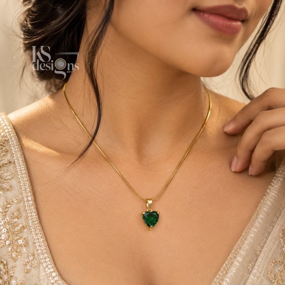 Emerald Heart Necklace Emerald Heart Necklace - Image 4
